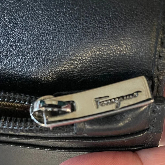 Salvatore Ferragamo Authentic Signature Logo Leather & Nylon Wallet Black Sz OS - Picture 11 of 14